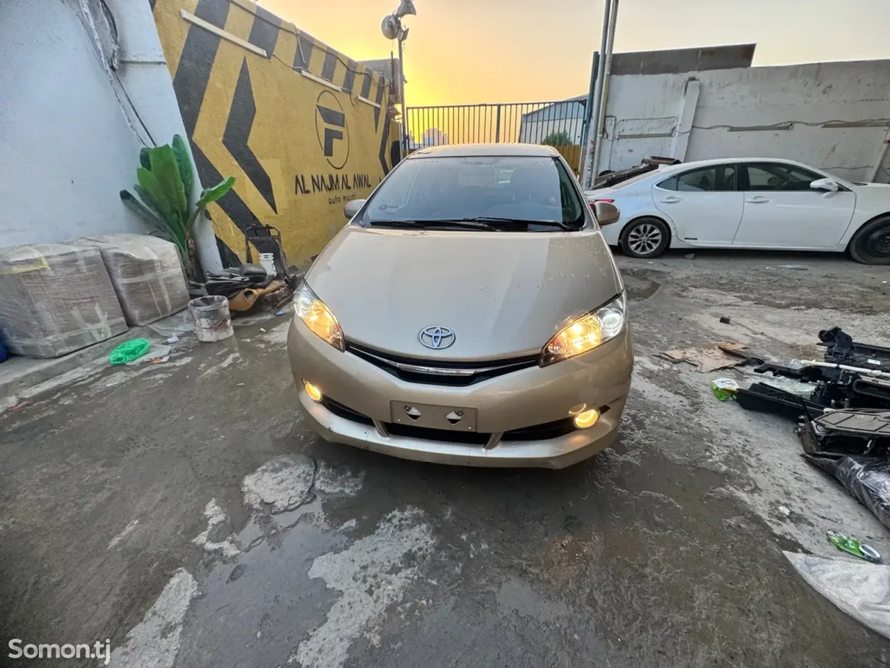 Toyota Wish 2015 · 1.8 AT