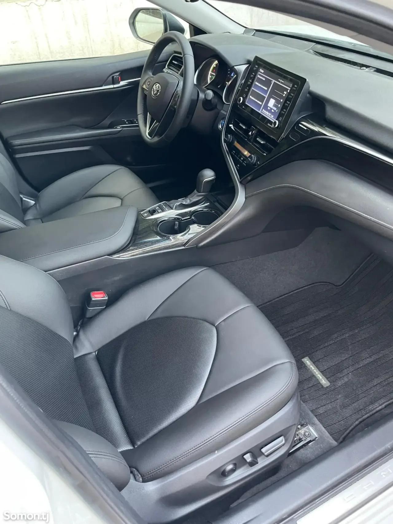 Toyota Camry 2018 · 2.5 AT