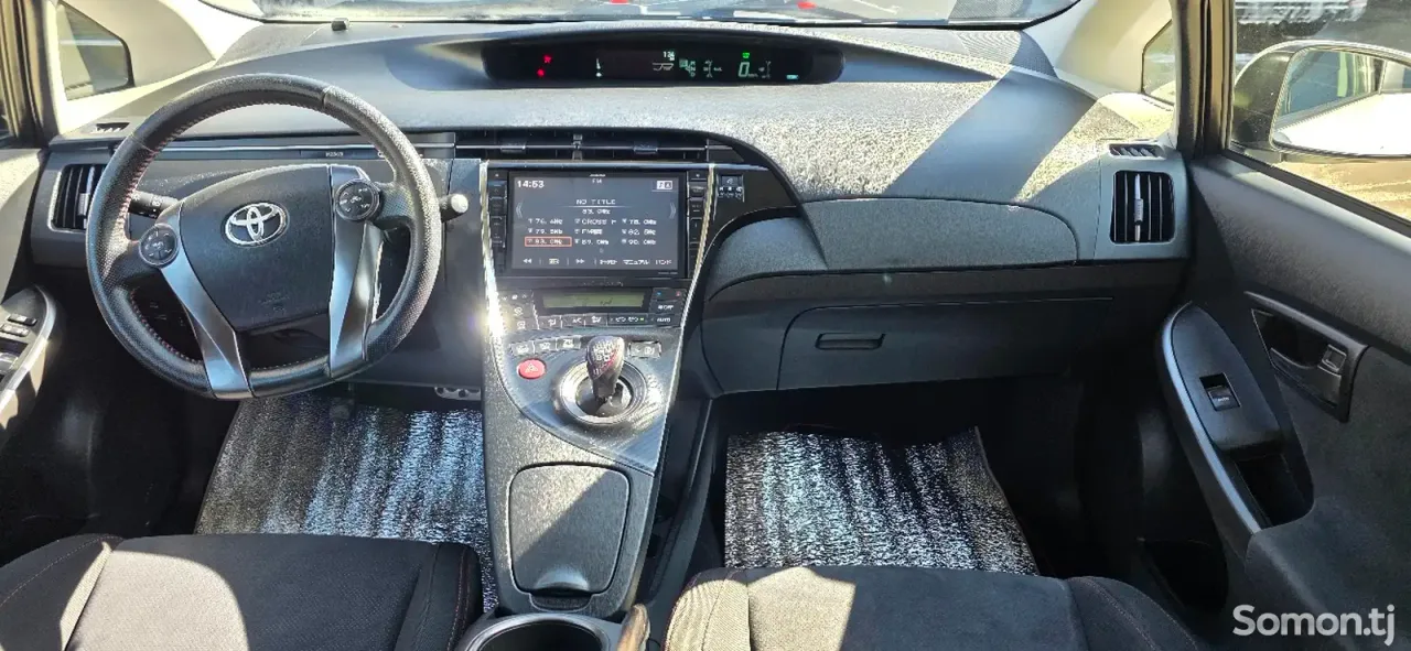 Toyota Prius 2014 · 1.8 CVT