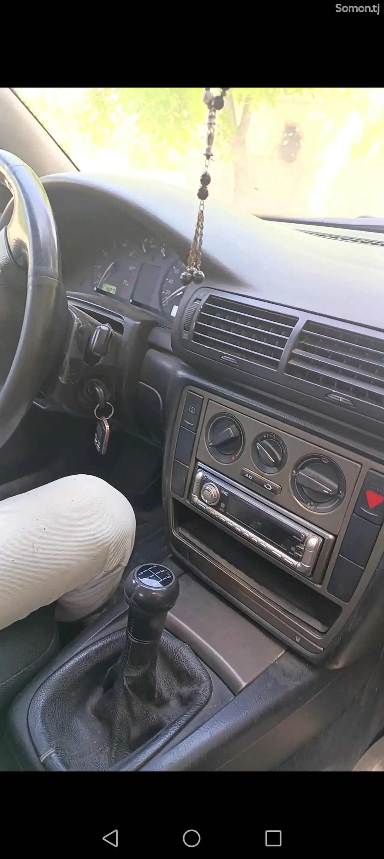 Volkswagen Passat 1997 · 1.6 MT