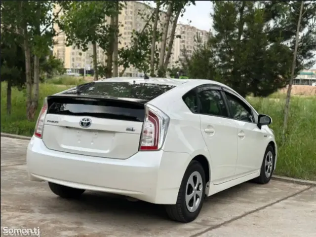 Toyota Prius 2014 · 1.8 CVT