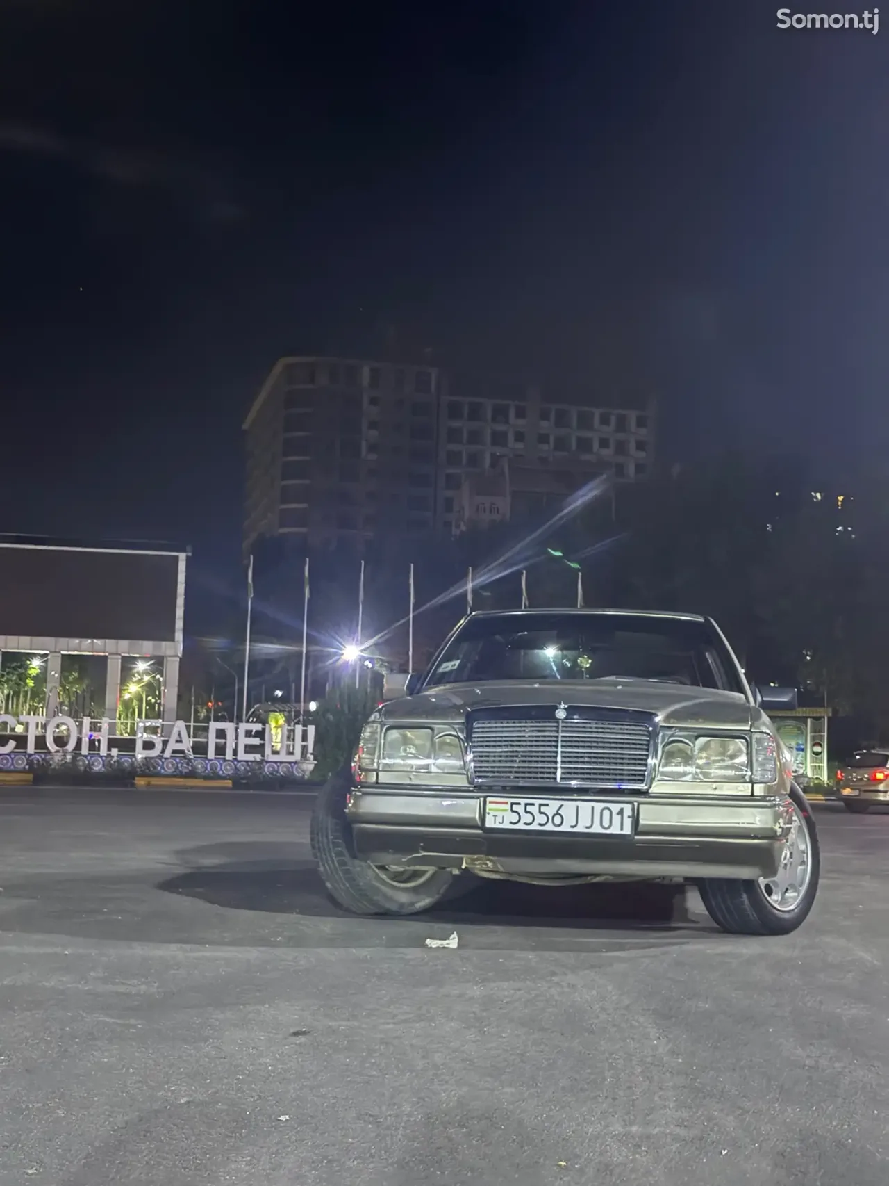 Mercedes-Benz W124 1990 · 2.0 MT