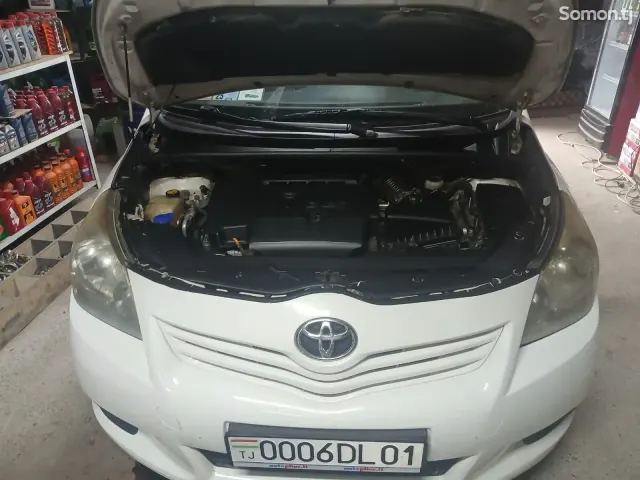 Toyota Verso 2009 · 2.0 MT