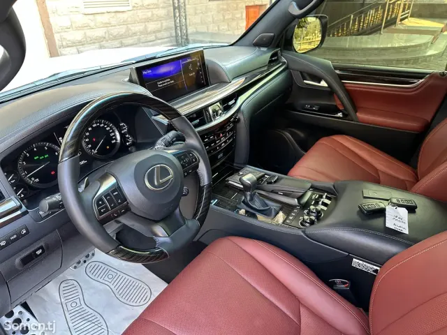 Lexus LX series 2022 · 5.7 AT