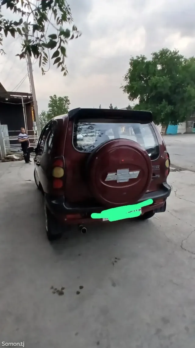 Chevrolet Niva 2004 · 1.6 MT