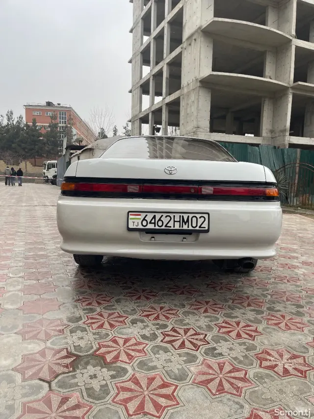 Toyota Mark II 1990 · 2.5 AT