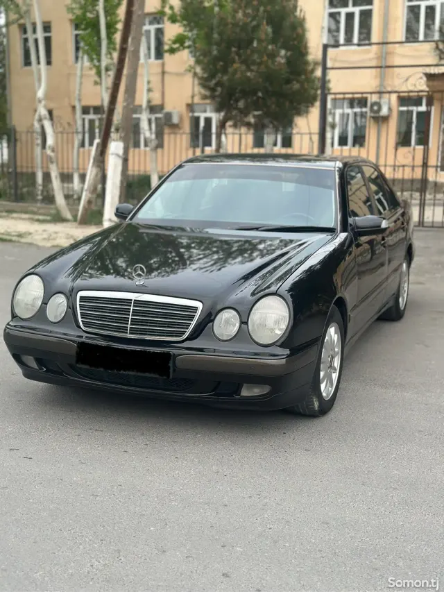 Mercedes-Benz E class 2000 · 2.0 MT