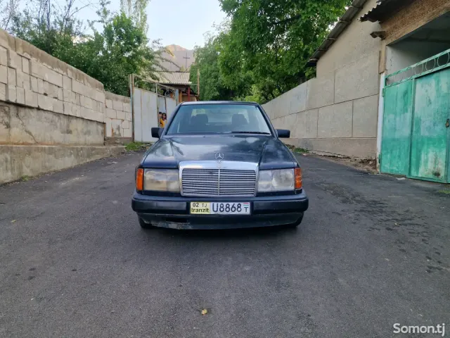 Mercedes-Benz W124 1988 · 2.0 MT