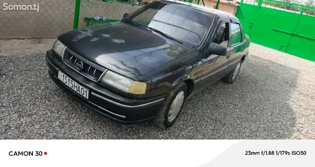 Opel Vectra A 1994 · 1.6 MT