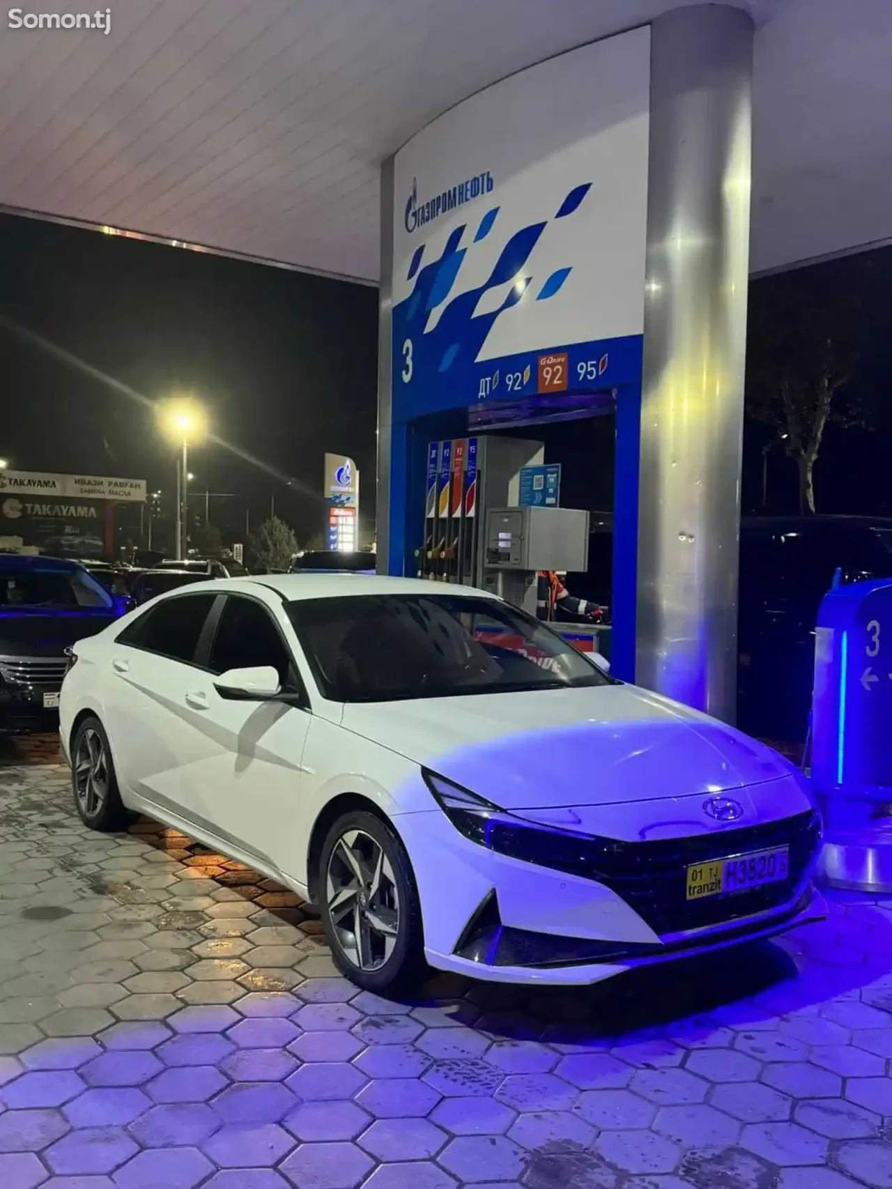 Hyundai Elantra 2023 · 2.0 AT