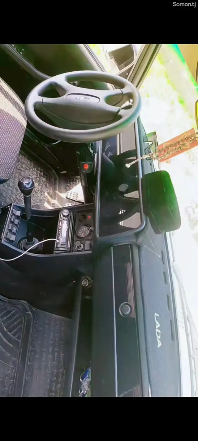 Lada (ВАЗ) 2107 2011 · 1.6 MT