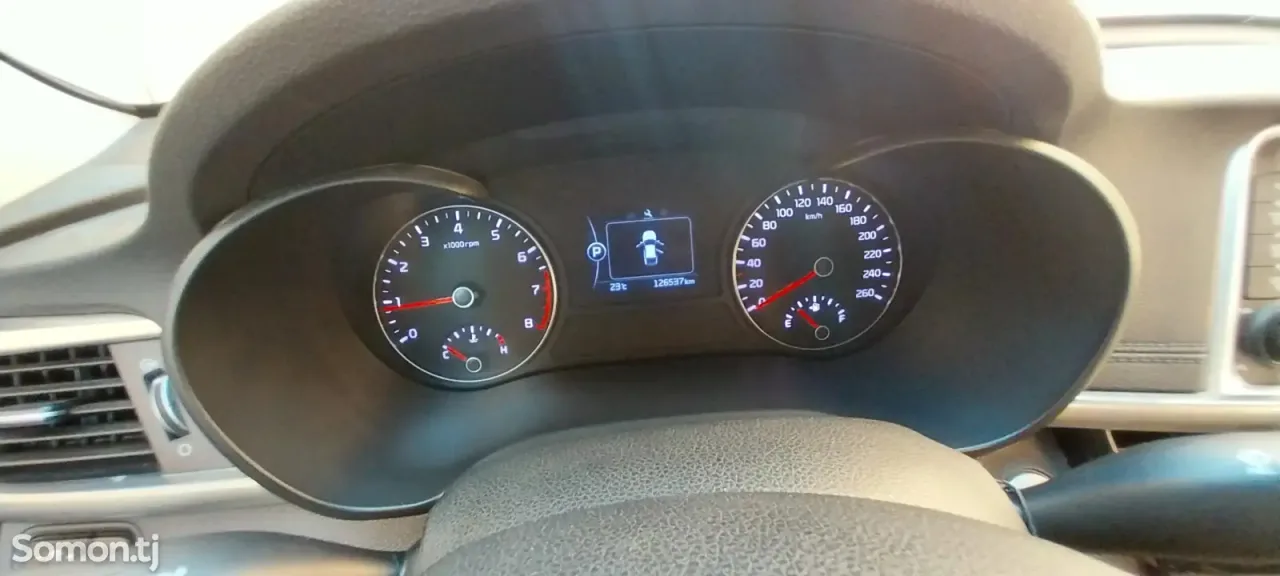 Kia K5 2015 · 2.0 AT