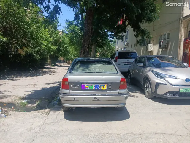 Opel Astra F 1993 · 1.6 MT