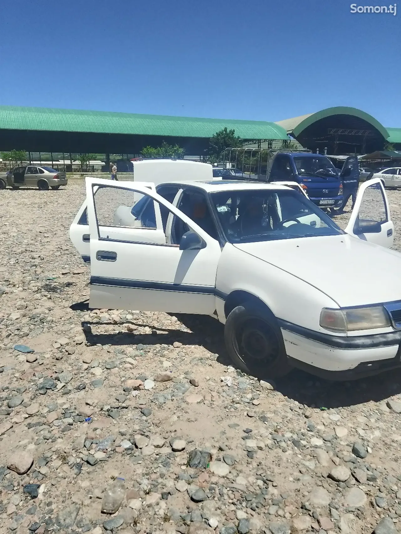 Opel Vectra A 1992 · 1.8 MT