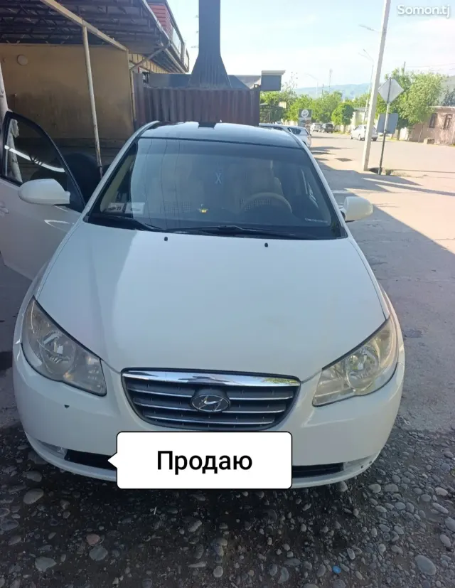 Hyundai Elantra 2010 · 1.8 AT