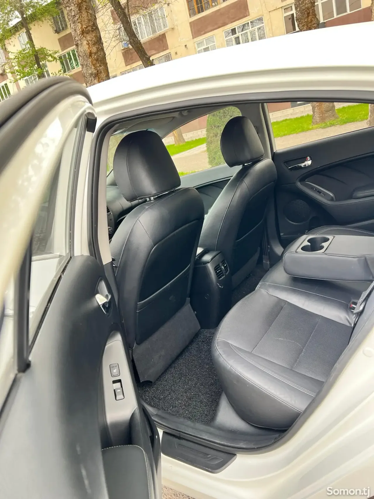 Kia K3 2014 · 1.6 AT