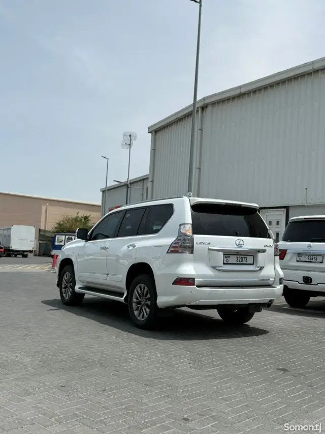 Lexus GX series 2014 · 4.6 AT