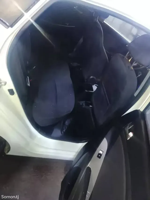 Hyundai Solaris 2016 · 1.6 AT