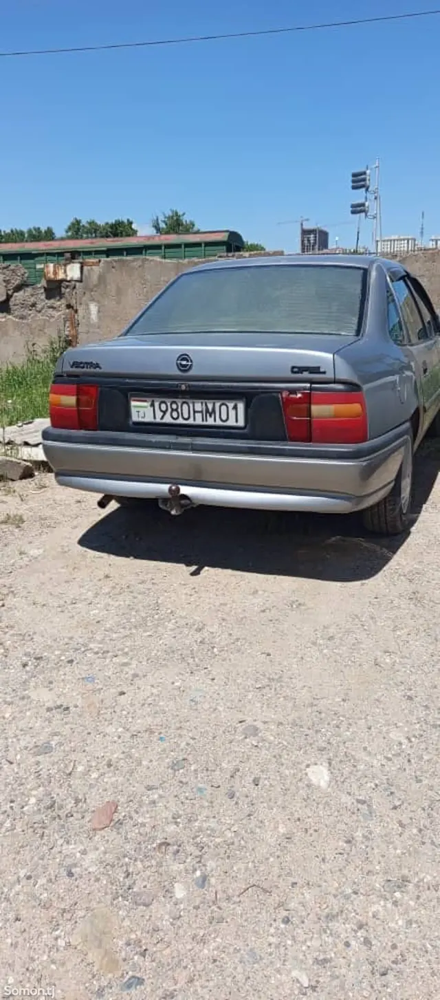 Opel Vectra A 1994 · 1.6 MT