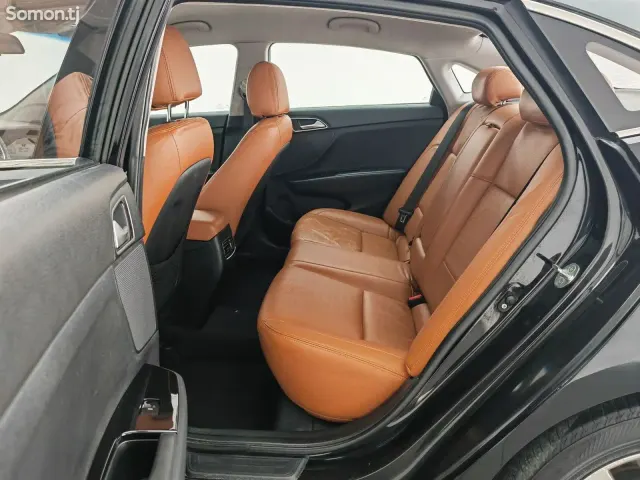 Hyundai Sonata 2014 · 1.8 AT