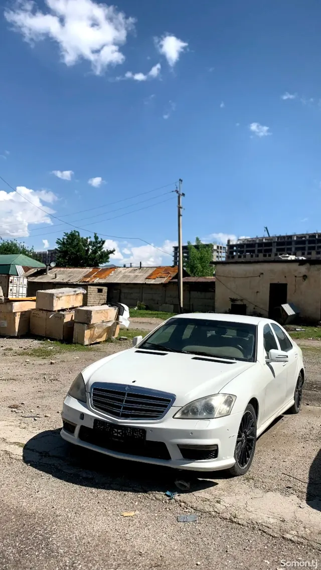 Mercedes-Benz S class 2000 · 3.2 AT