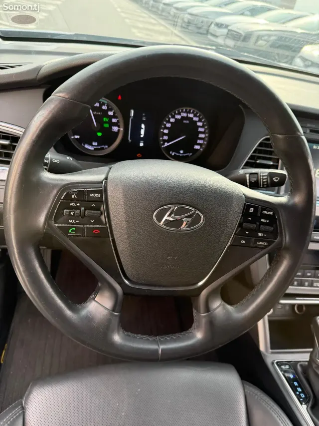 Hyundai Sonata 2016 · 2.0 AT