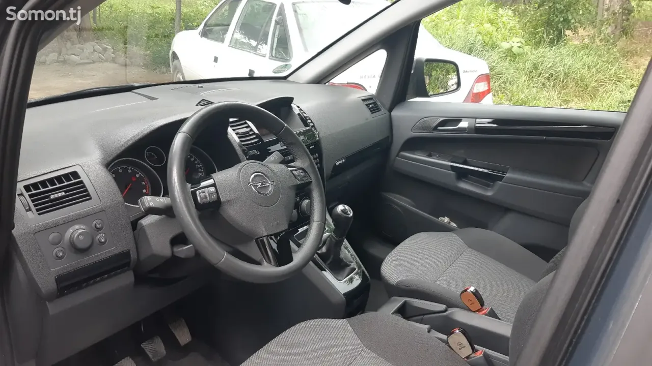 Opel Zafira 2014 · 1.8 MT