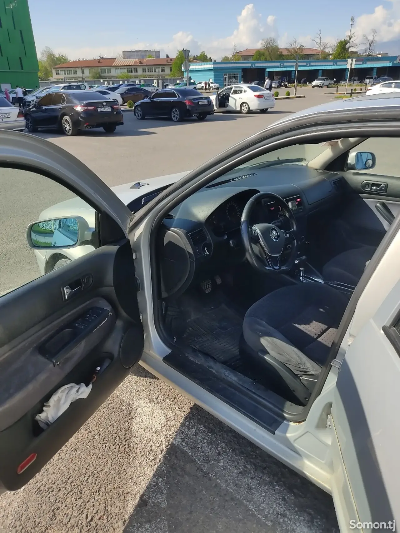 Volkswagen Golf 1999 · 2.0 AT