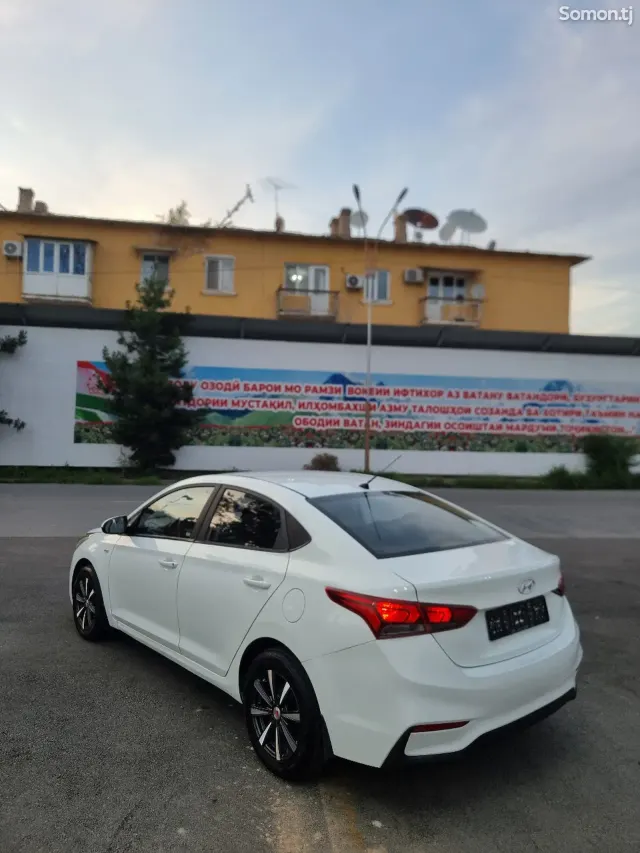Hyundai Accent 2018 · 1.6 AT
