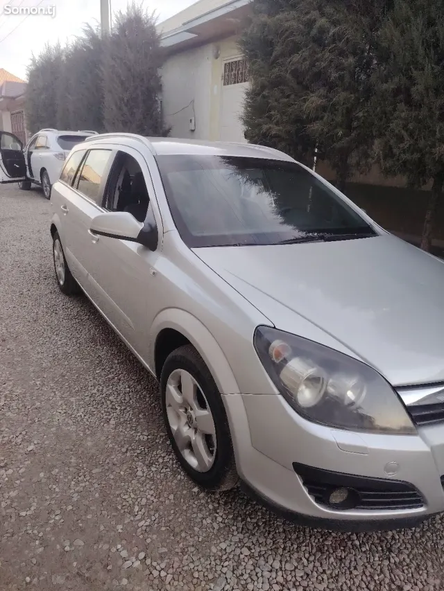 Opel Astra H 2008 · 1.8 MT