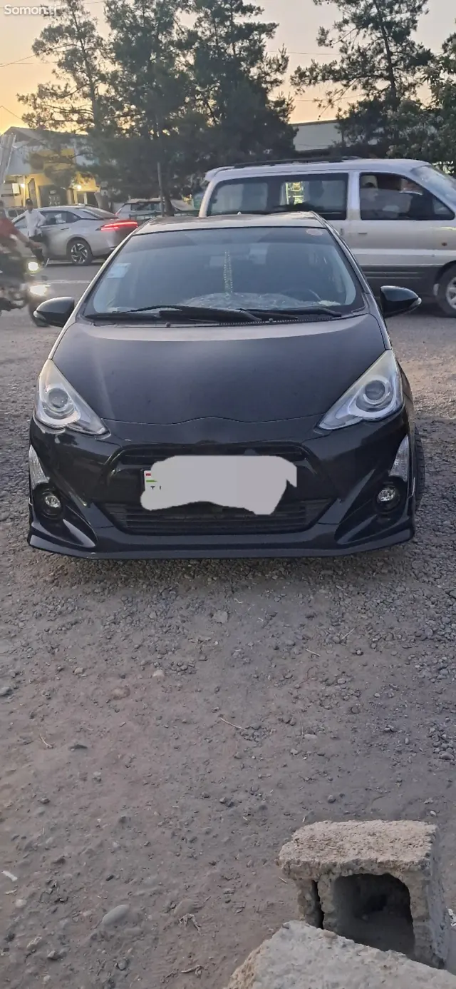 Toyota Aqua 2015 · 1.5 AT