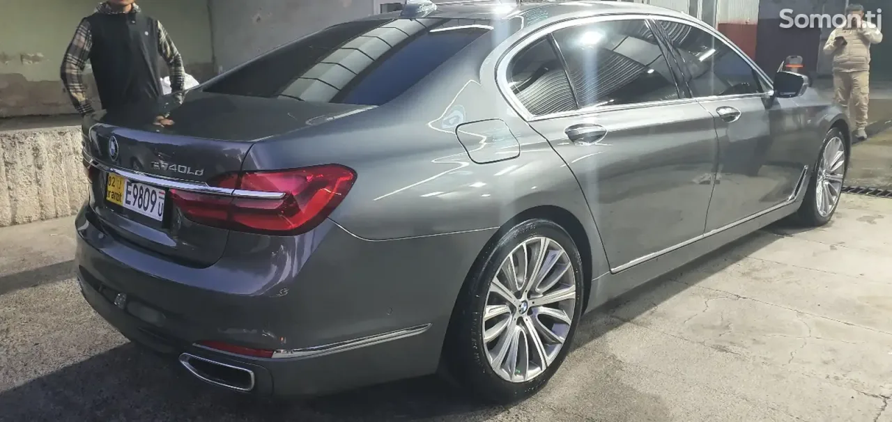 BMW 7 series 2017 · 3.0 CVT
