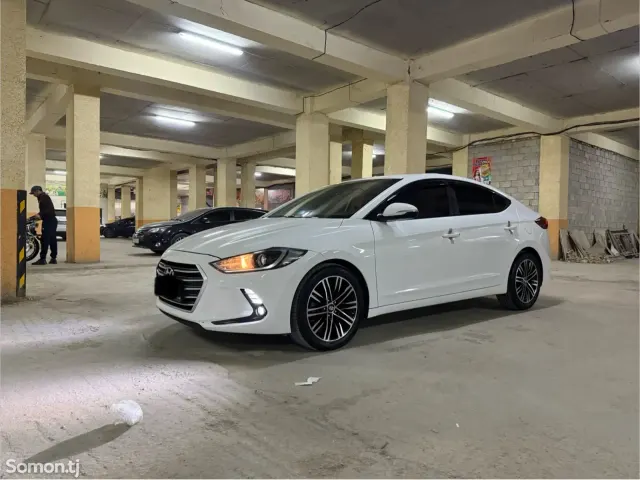 Hyundai Avante 2016 · 1.6 AT