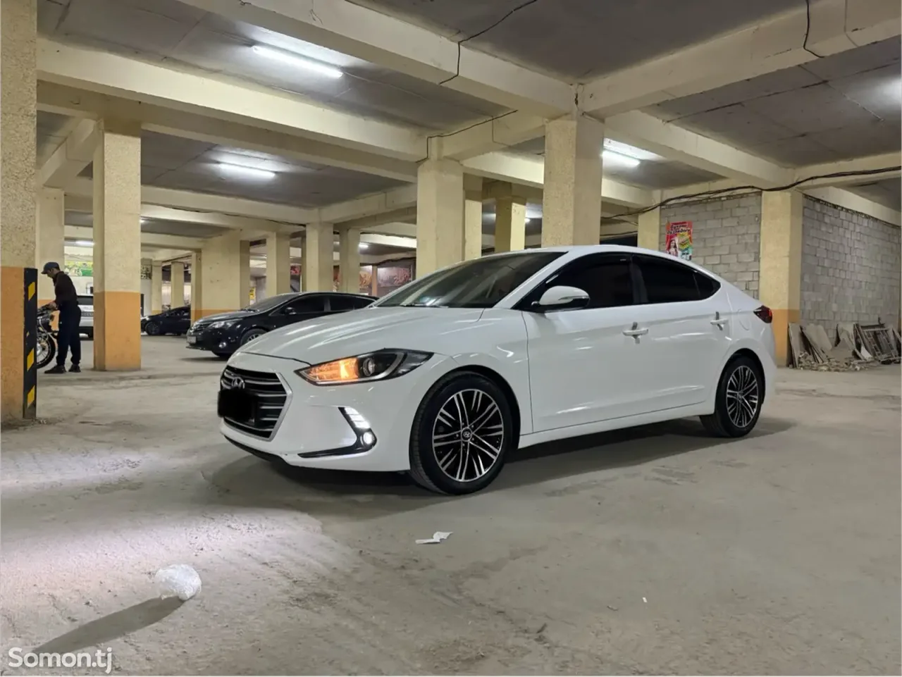 Hyundai Avante 2016 · 1.6 AT