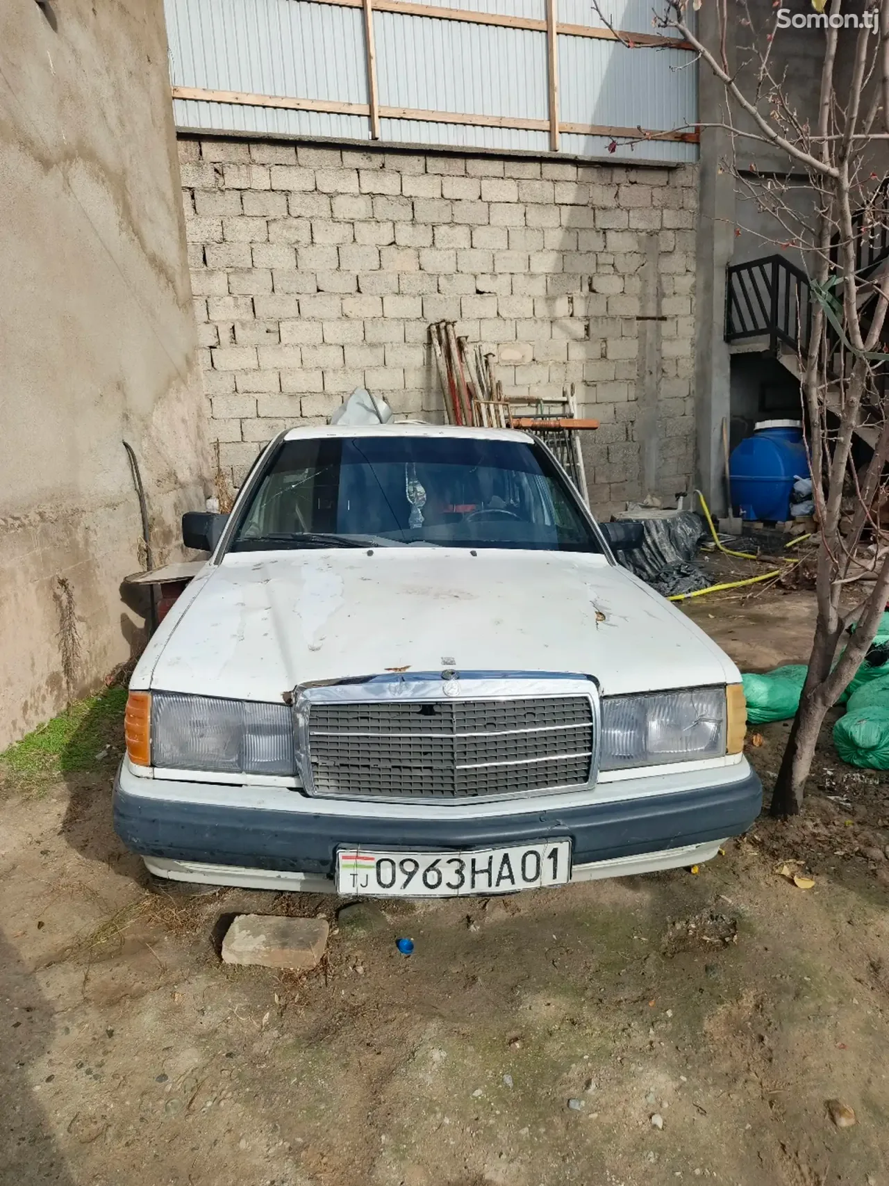 Mercedes-Benz W124 1990 · 2.0 MT