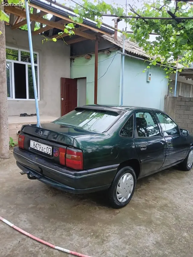 Opel Vectra A 1995 · 1.6 MT