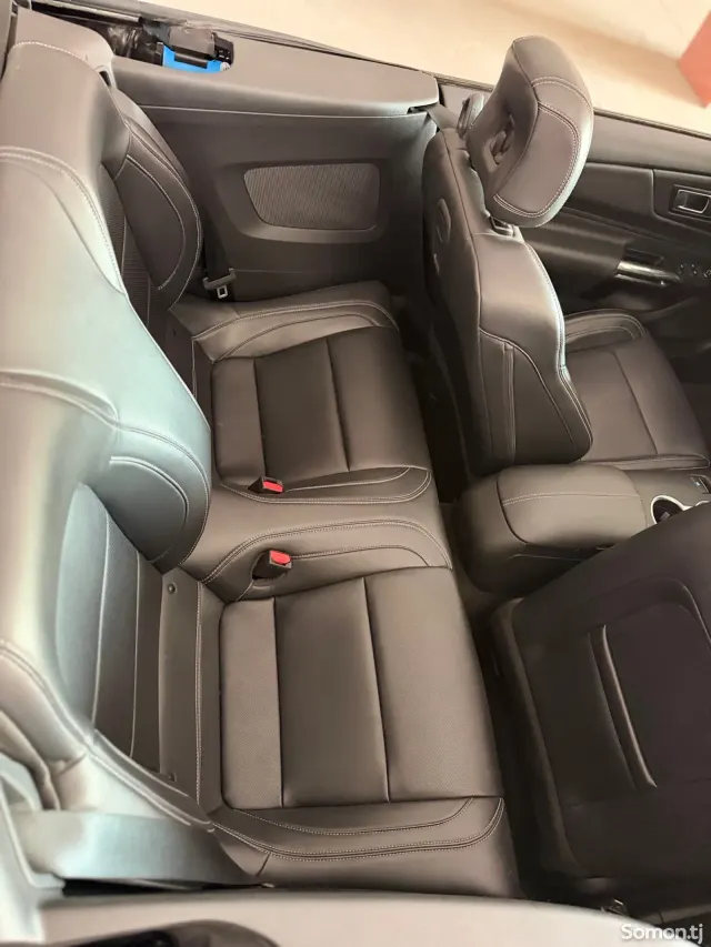 Ford Mustang 2025 · 2.3 AT