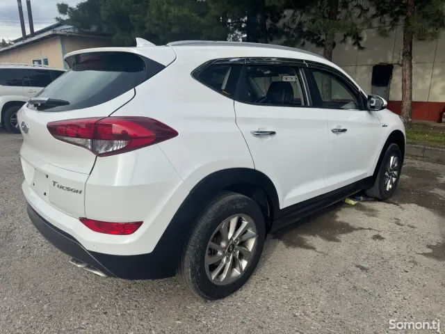 Hyundai Tucson 2016 · 1.6 AT