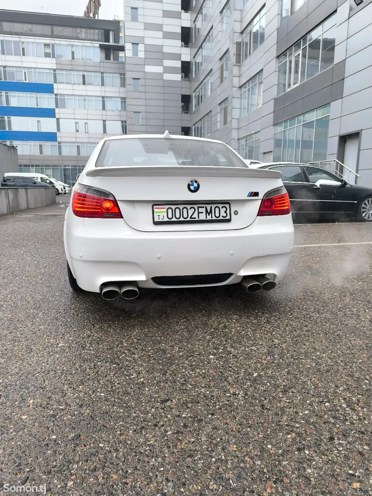 BMW 5 series 2004 · 4.4 AT