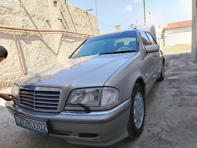 Mercedes-Benz C class 2000 · 1.8 MT
