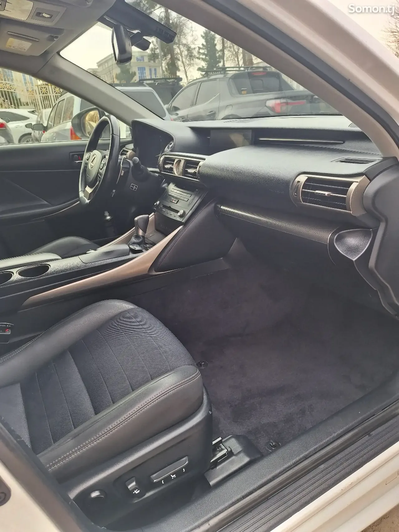 Lexus IS series 2014 · 2.5 AT