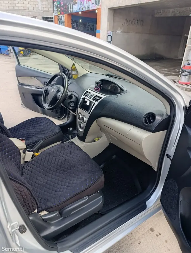 Toyota Belta 2006 · 1.3 AT