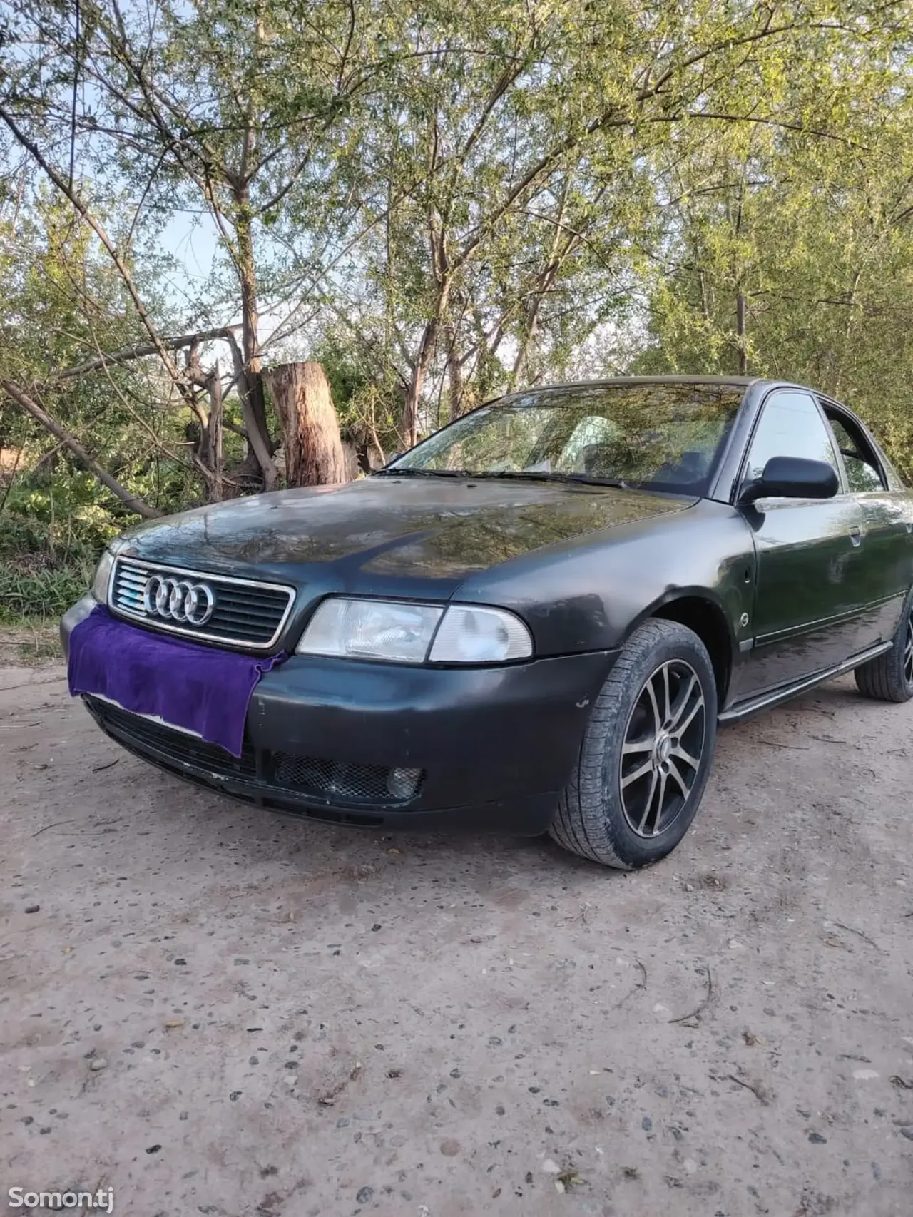 Audi A4 1995 · 1.6 MT