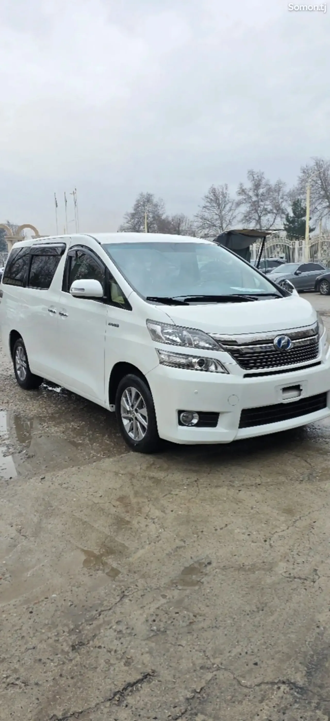 Toyota Vellfire 2014 · 2.4 AT