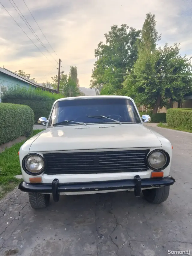 Lada (ВАЗ) 2101 1986 · 1.3 MT