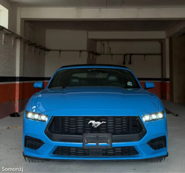Ford Mustang 2025 · 2.3 AT