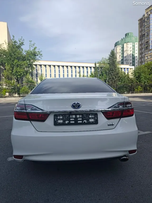 Toyota Camry 2015 · 2.5 AT