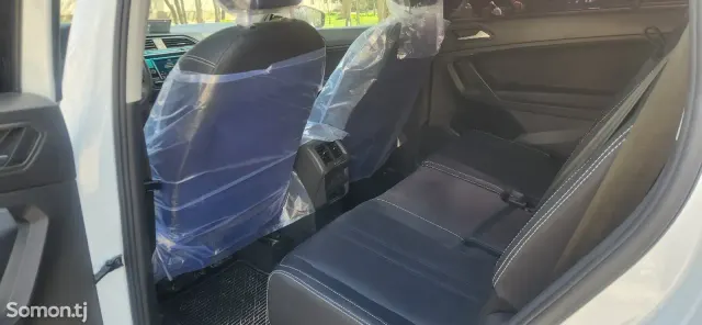 Volkswagen Tiguan 2021 · 2.0 AT