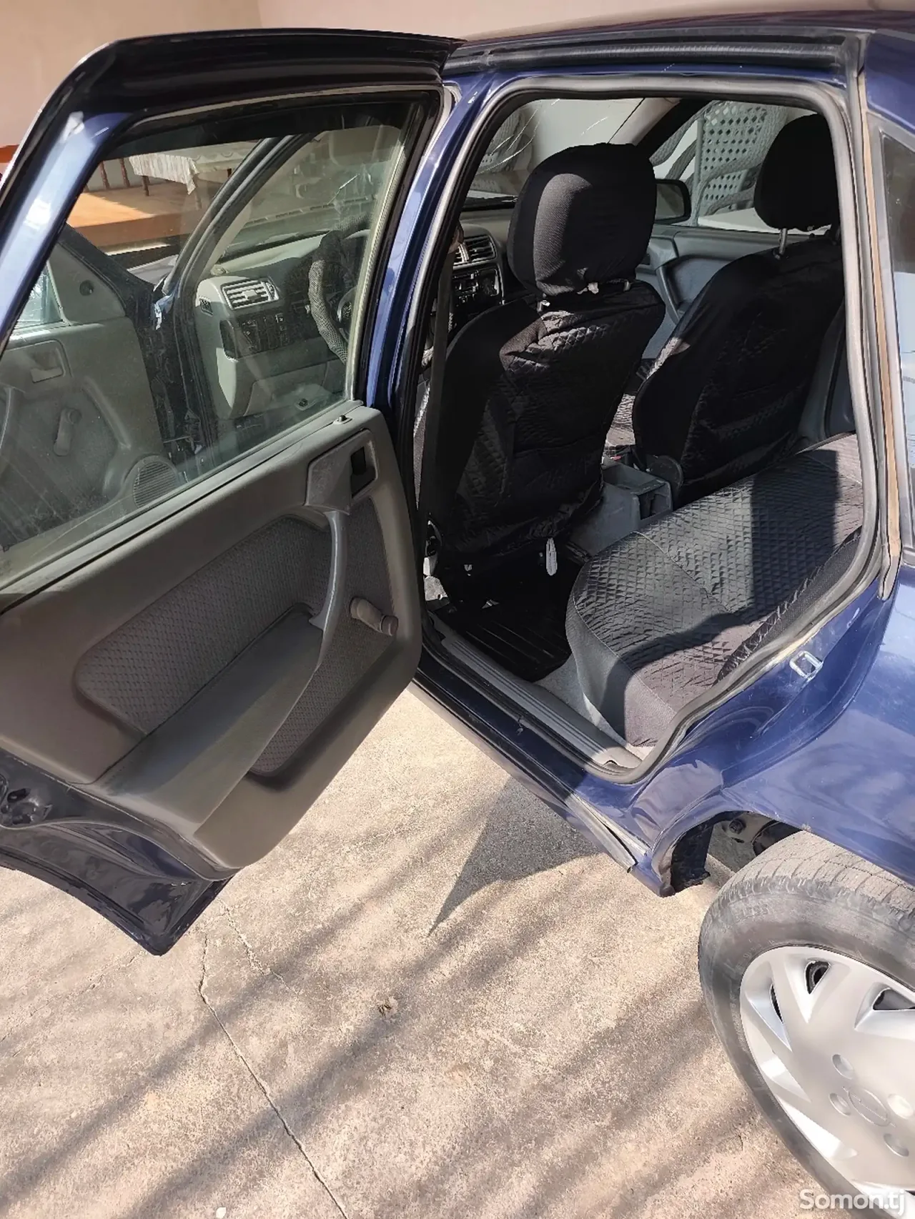 Opel Vectra A 1994 · 1.6 MT