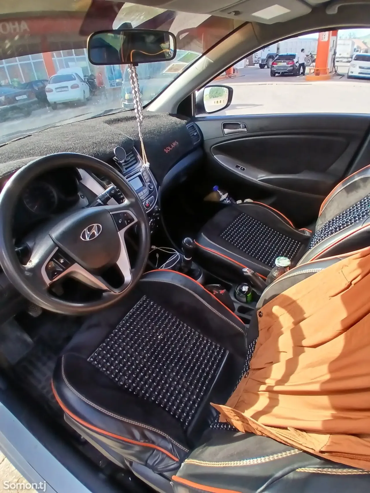 Hyundai Solaris 2015 · 1.4 MT